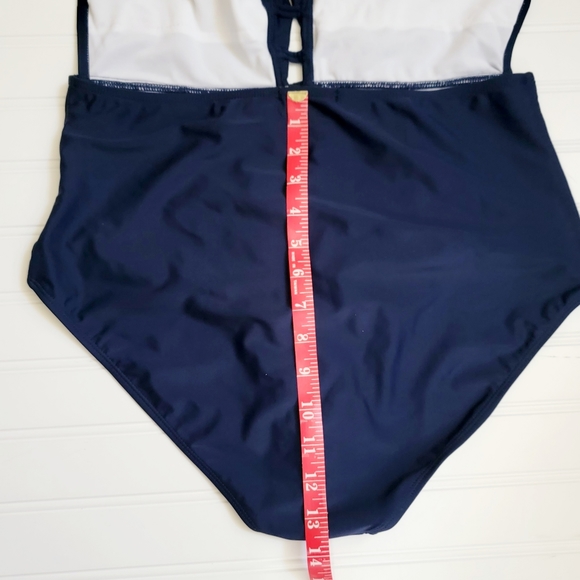 Ekouaer Plunging Ruffle Swimsuit - Picture 7 of 10